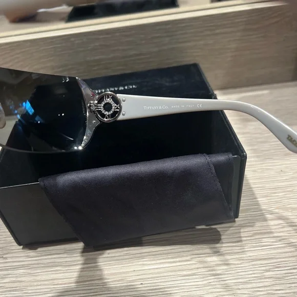 Ultra rare Tiffany & co sunglasses - Picture 3 of 4